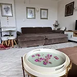 Downtown With Full Kitchen, Panoramic Views, Self Check-in & Free Parking, Value! Апартамент Казанлък