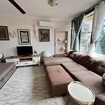 Апартамент Downtown With Full Kitchen, Panoramic Views, Self Check-in & Free Parking, Value! Казанлък