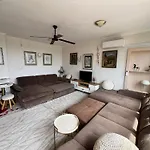 Downtown With Full Kitchen, Panoramic Views, Self Check-in & Free Parking, Value! Апартамент Казанлък