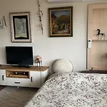 Downtown With Full Kitchen, Panoramic Views, Self Check-in & Free Parking, Value! Апартамент Казанлък
