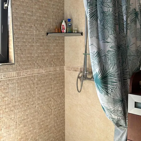 Downtown Private With Full Kitchen, Panoramic Views, Self Check-in & Free Parking, English, Bulgarian, Lanaguages Ok!