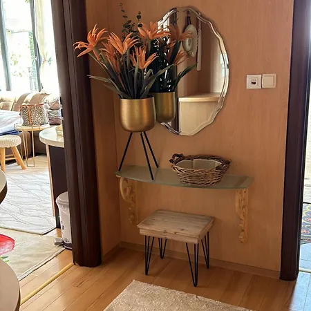 Downtown With Working Kitchen, Views & Free Parking 아파트 Kazanlŭk