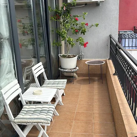 Downtown Private With Full Kitchen, Panoramic Views, Self Check-in & Free Parking, English, Bulgarian, Lanaguages Ok! *