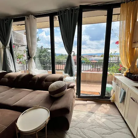 Apartment Downtown Private With Full Kitchen, Panoramic Views, Self Check-in & Free Parking, English, Bulgarian, Lanaguages Ok!