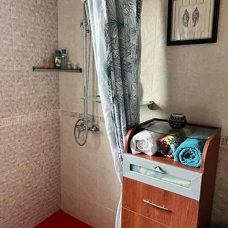 아파트 Downtown With Working Kitchen, Views & Free Parking *
