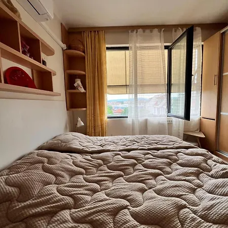 Apartment Downtown Private With Full Kitchen, Panoramic Views, Self Check-in & Free Parking, English, Bulgarian, Lanaguages Ok!