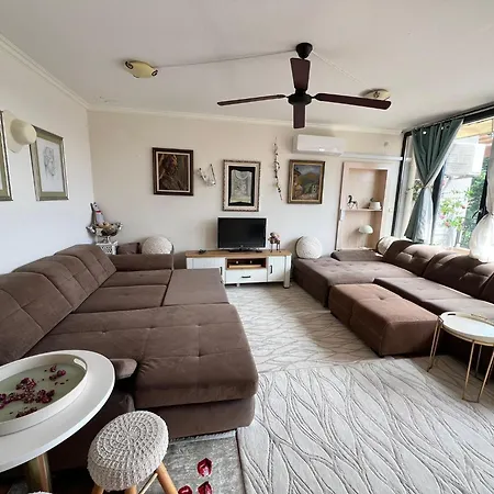 Downtown With Full Kitchen, Panoramic Views, Self Check-in & Free Parking, Value! Kazanlŭk