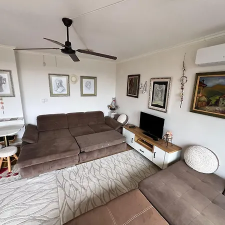 Apartment Downtown Private With Full Kitchen, Panoramic Views, Self Check-in & Free Parking, English, Bulgarian, Lanaguages Ok! *