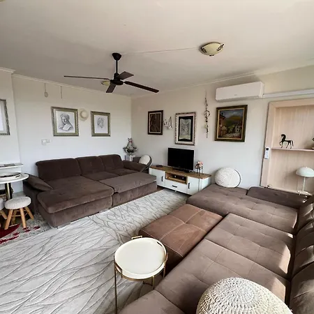 Downtown With Full Kitchen, Panoramic Views, Self Check-in & Free Parking, Value! Apartament Kazanlŭk