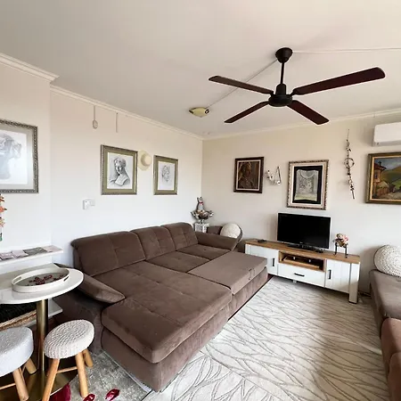 Appartement Downtown With Full Kitchen, Panoramic Views, Self Check-in & Free Parking, Value! Kazanlŭk