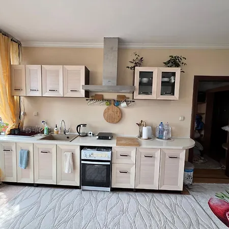Downtown Private With Full Kitchen, Panoramic Views, Self Check-in & Free Parking, English, Bulgarian, Lanaguages Ok! *