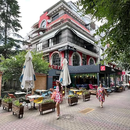 Downtown With Full Kitchen, Panoramic Views, Self Check-in & Free Parking, Value!