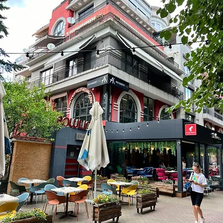 Downtown Private With Full Kitchen, Panoramic Views, Self Check-in & Free Parking, English, Bulgarian, Lanaguages Ok! Kazanlak