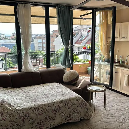 Downtown Private With Full Kitchen, Panoramic Views, Self Check-in & Free Parking, English, Bulgarian, Lanaguages Ok! Apartment *