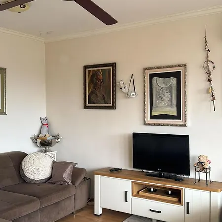 Downtown Private With Full Kitchen, Panoramic Views, Self Check-in & Free Parking, English, Bulgarian, Lanaguages Ok! Apartmán