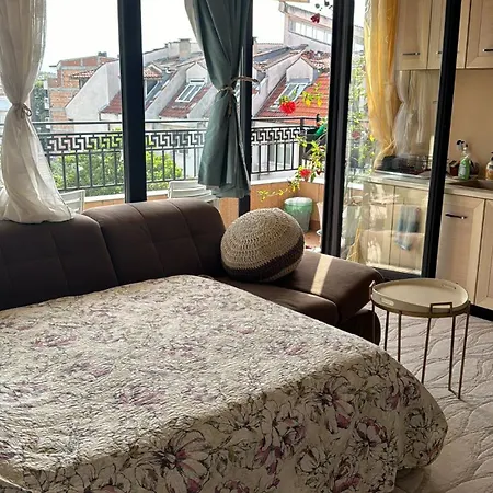 Downtown Private With Full Kitchen, Panoramic Views, Self Check-in & Free Parking, English, Bulgarian, Lanaguages Ok! Apartment Kazanlak