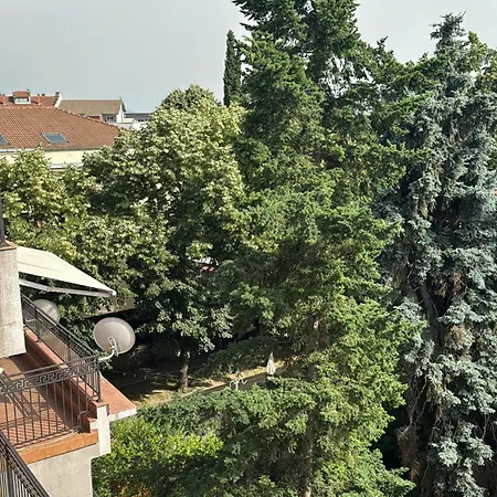 Downtown Private With Full Kitchen, Panoramic Views, Self Check-in & Free Parking, English, Bulgarian, Lanaguages Ok! Kazanlak